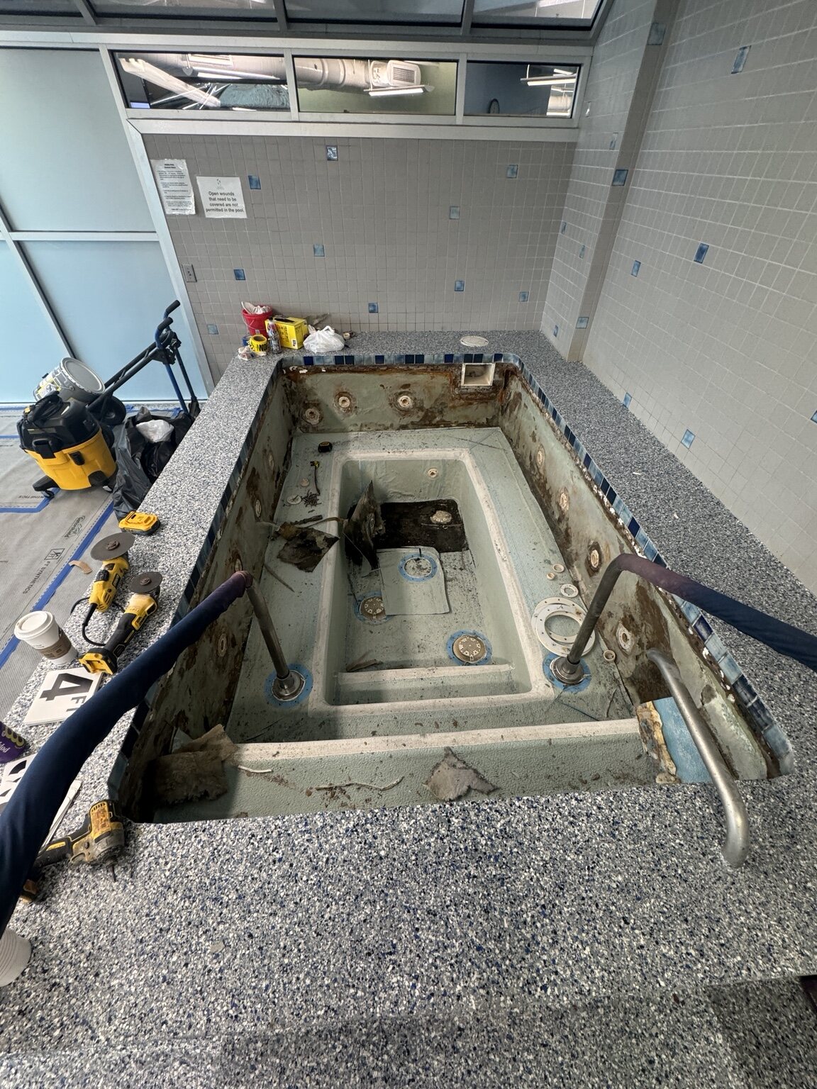 Siskin therapy basin with the existing membrane removed